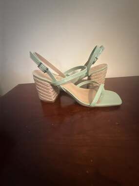 Journee Collection Crishell Wmns Mint Green Strappy Slingback Block Heel Sandals